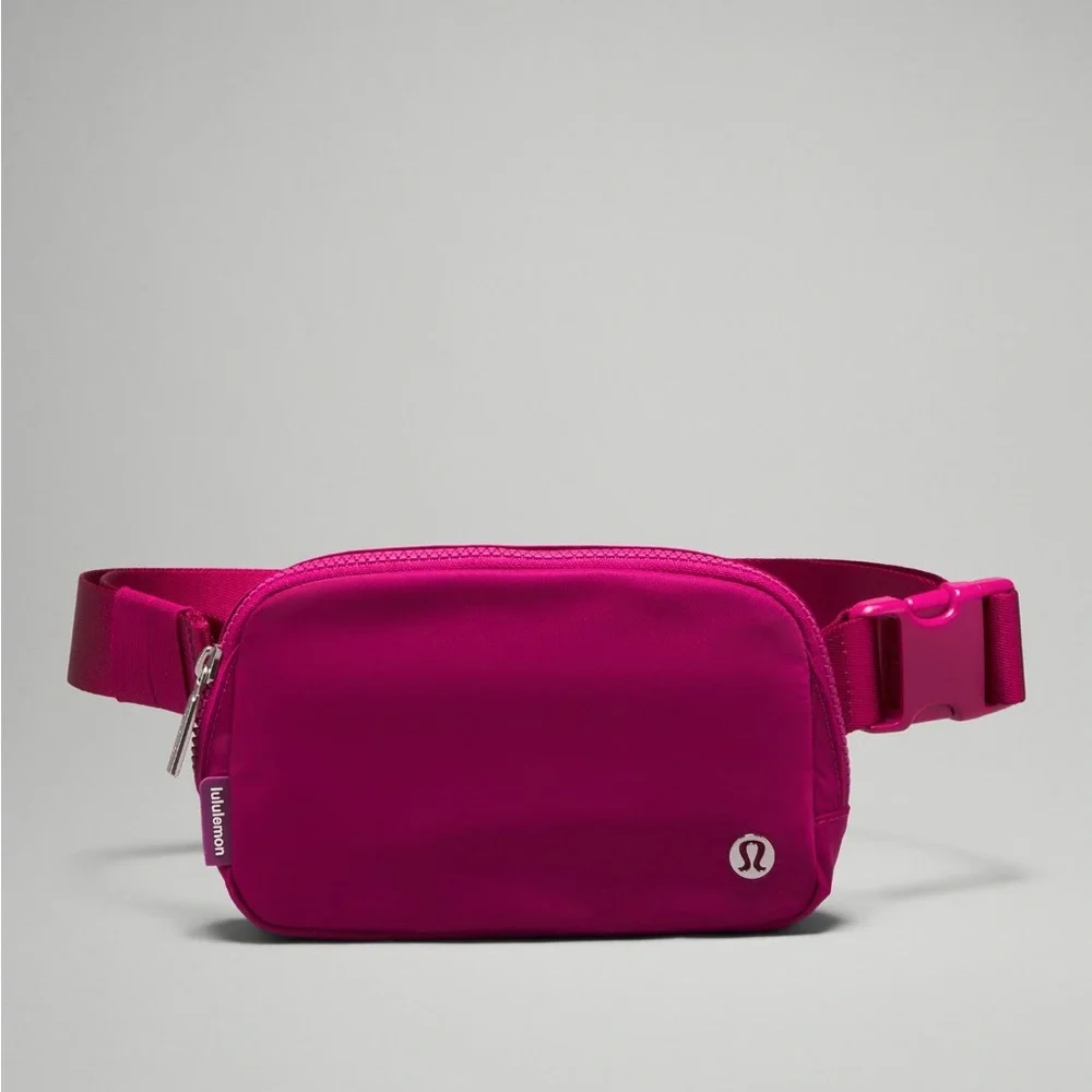 🆕 Lululemon Everywhere Belt Bag - Wild Berry - Picture 5 of 5